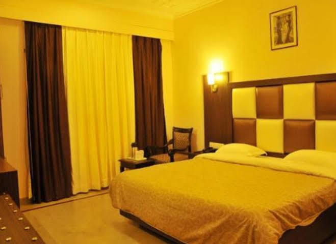 Paramount Hotel Dzsaipur Kültér fotó