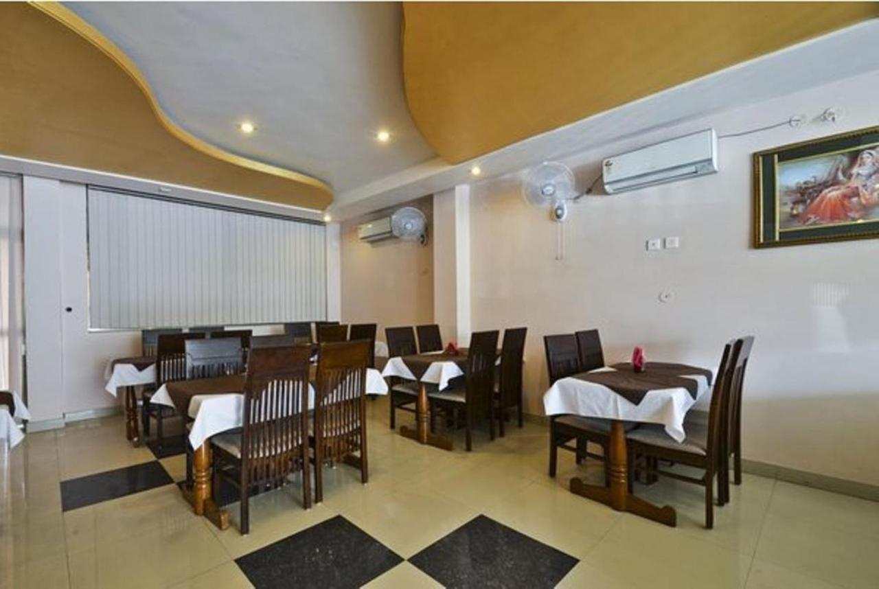 Paramount Hotel Dzsaipur Kültér fotó