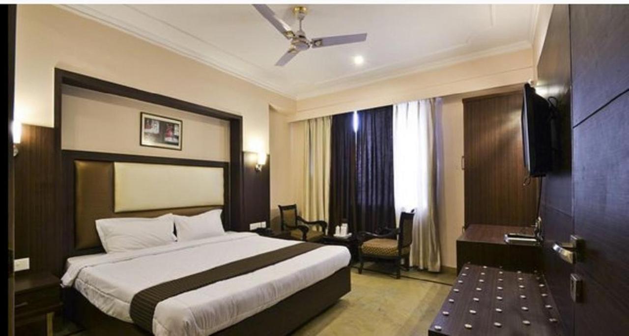 Paramount Hotel Dzsaipur Kültér fotó